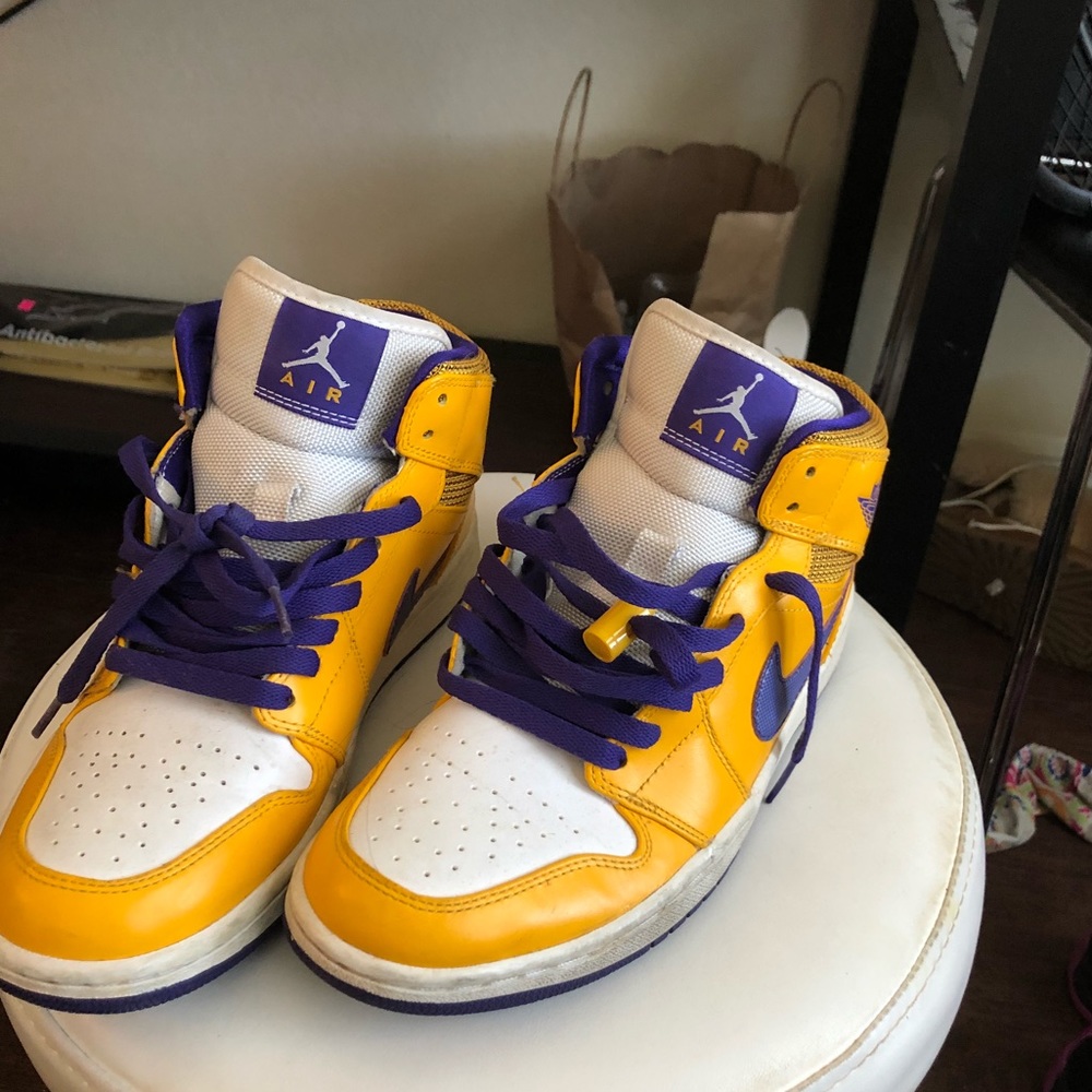 Retro Air Jordan “LAKER” 1s